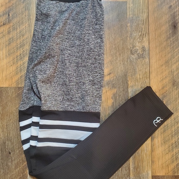 Bombshell Sportswear Gray and Black Striped Leggings - Picture 1 of 5